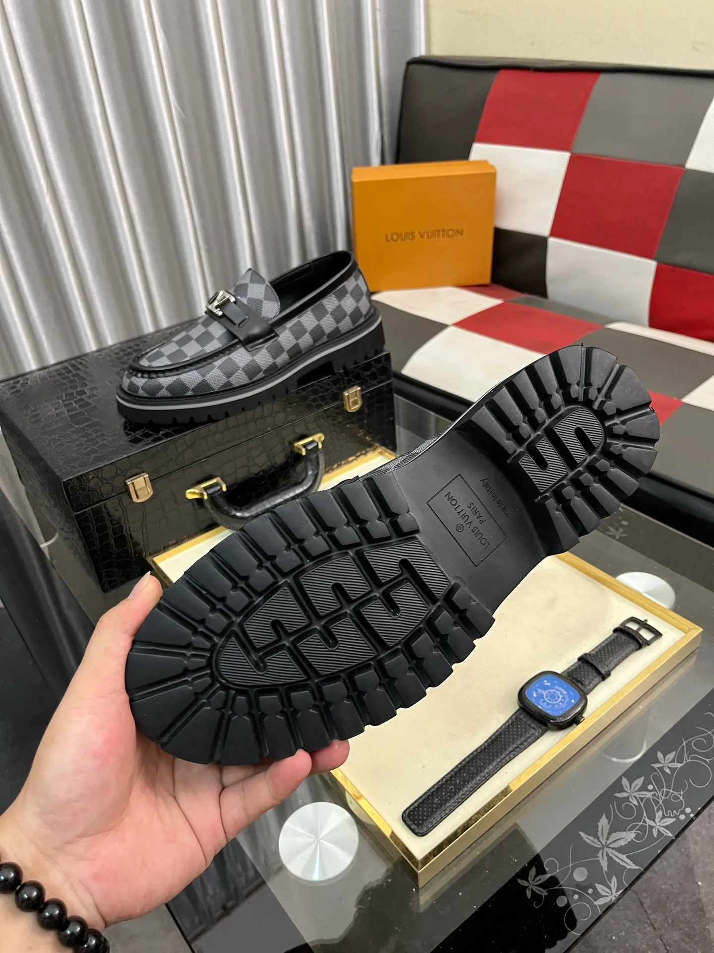 Men's shoes💰458⌚️⌚️[Louis Vuitton (LV)] High-end business formal leather shoes🍀luxurious and elegant style, paying equal attention to practicality and style, professional focus on details and quality, counter original 1⃣️: 1⃣️super accurate reproduction👍🏻! Material: The upper is made of imported original calfskin➕imported Italian cowhide leather. Original anti-slip and wear-resistant outsole! Code number: 38--443️⃣Colors available